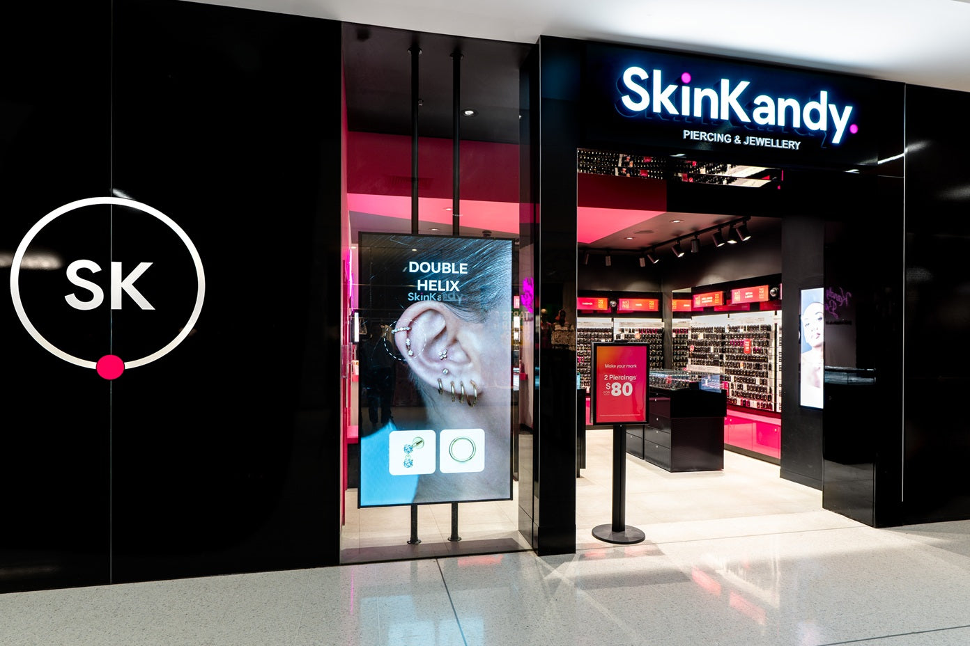 Store entrance – SkinKandy Piercing Studio