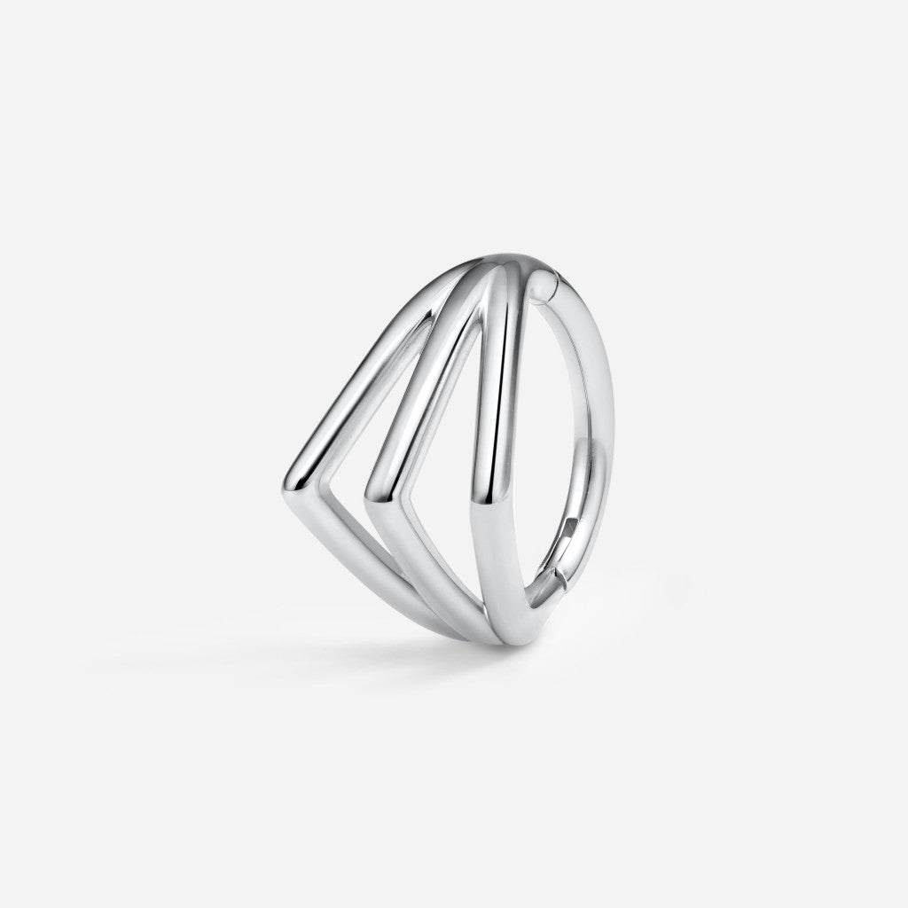 Silver stainless steel three v-shape segment ring.
