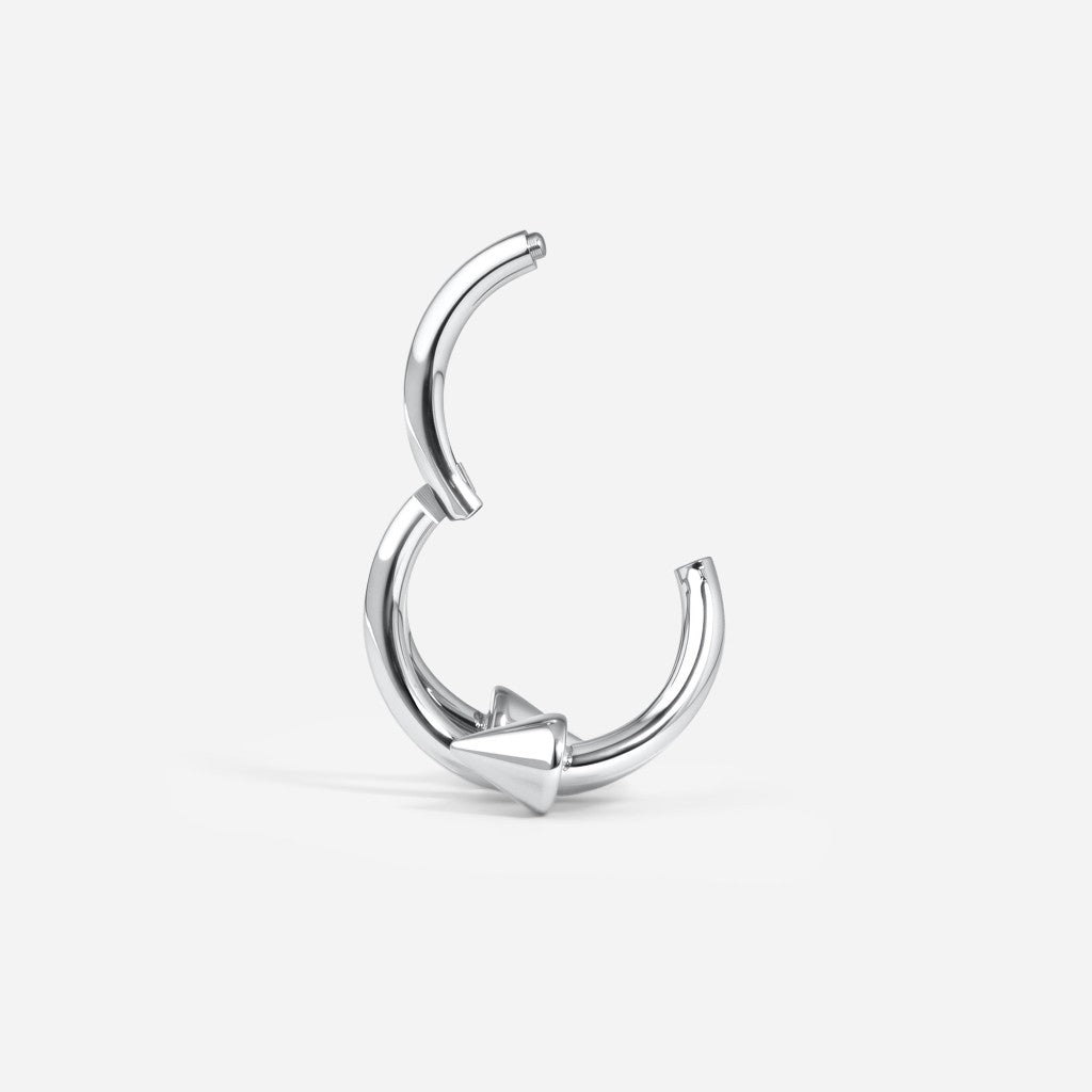 Silver titanium wrap double spike segment ring.
