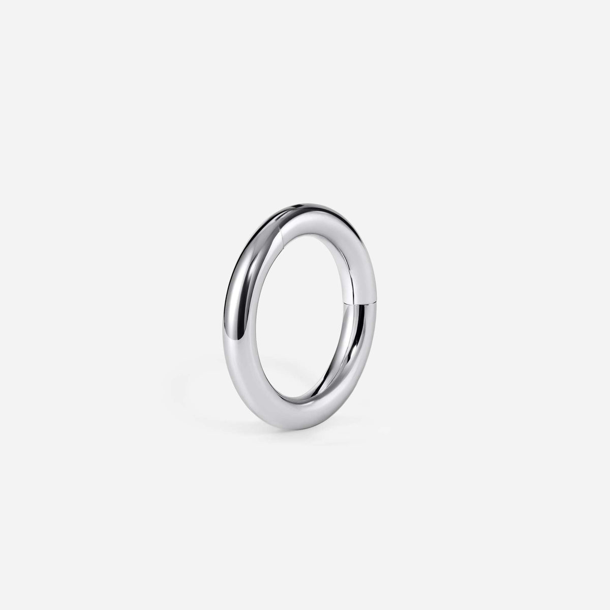 Implant Grade Titanium Hinged Classic Segment Nose Ring – detail view | SkinKandy Body Jewellery Australia