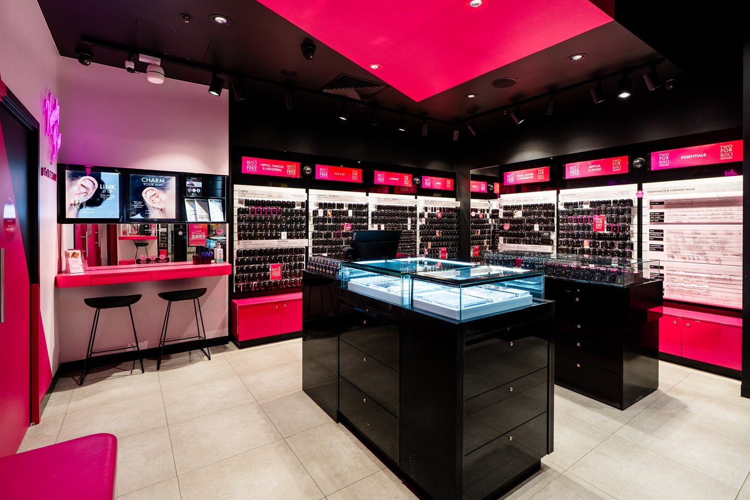 Storewide ShotInterior view – SkinKandy Piercing Studio