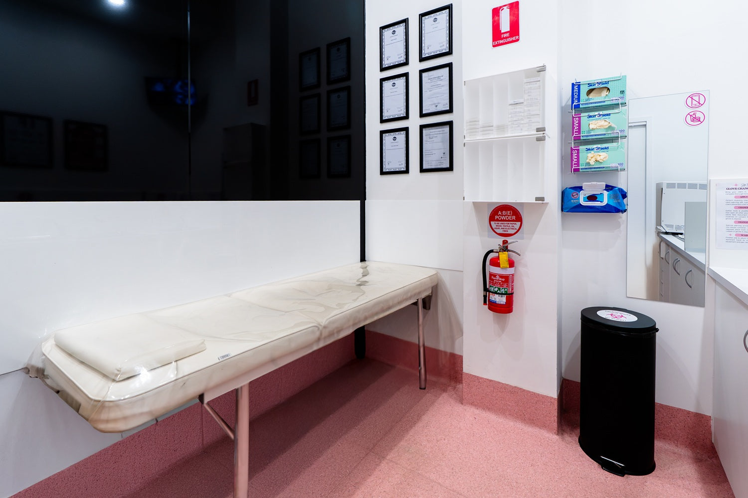 Piercing Studio interior – SkinKandy Piercing Studio