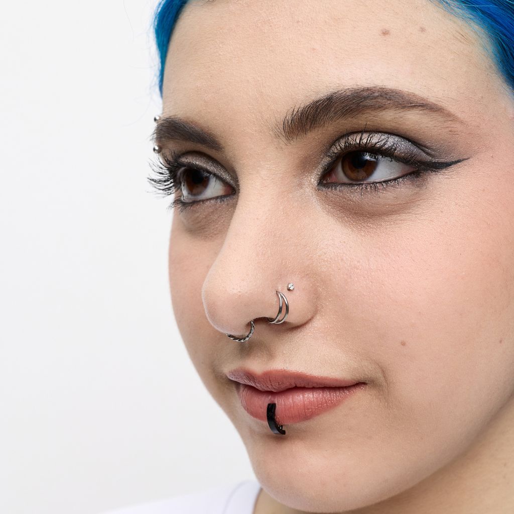 Implant-grade titanium nose flatback stud with cubic zirconia, internally threaded